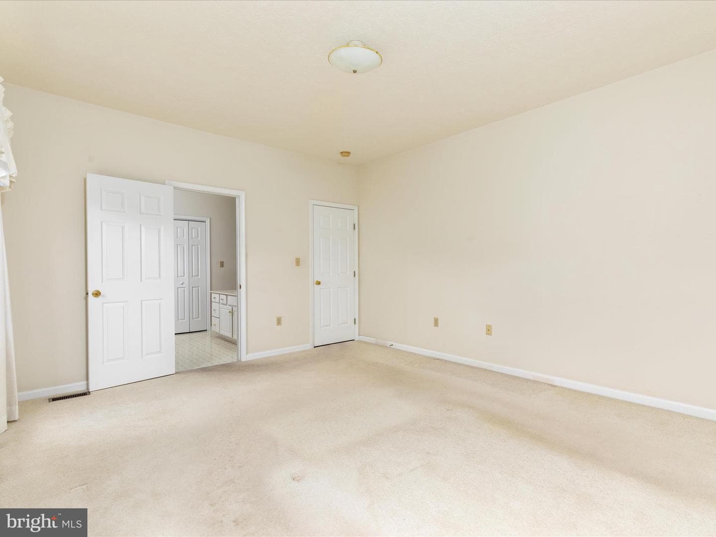 565 Fulton Drive photo 25