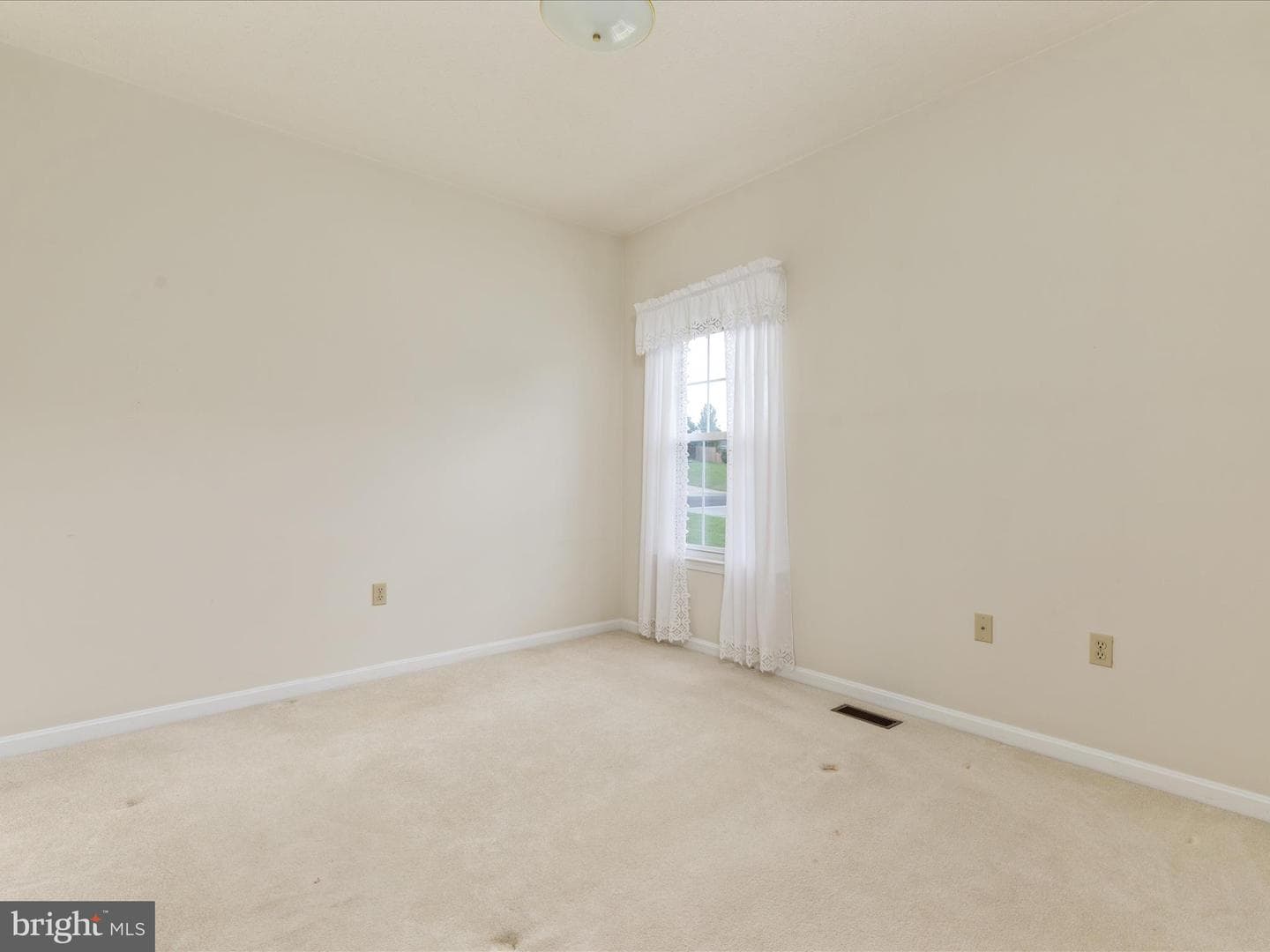 565 Fulton Drive photo 31