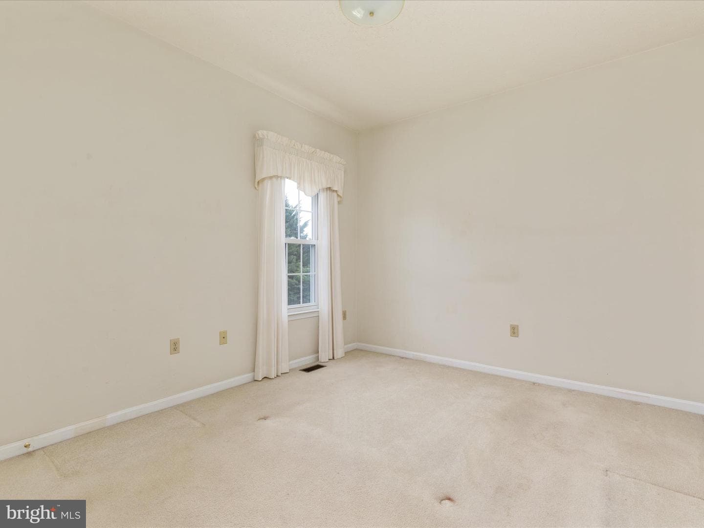 565 Fulton Drive photo 32