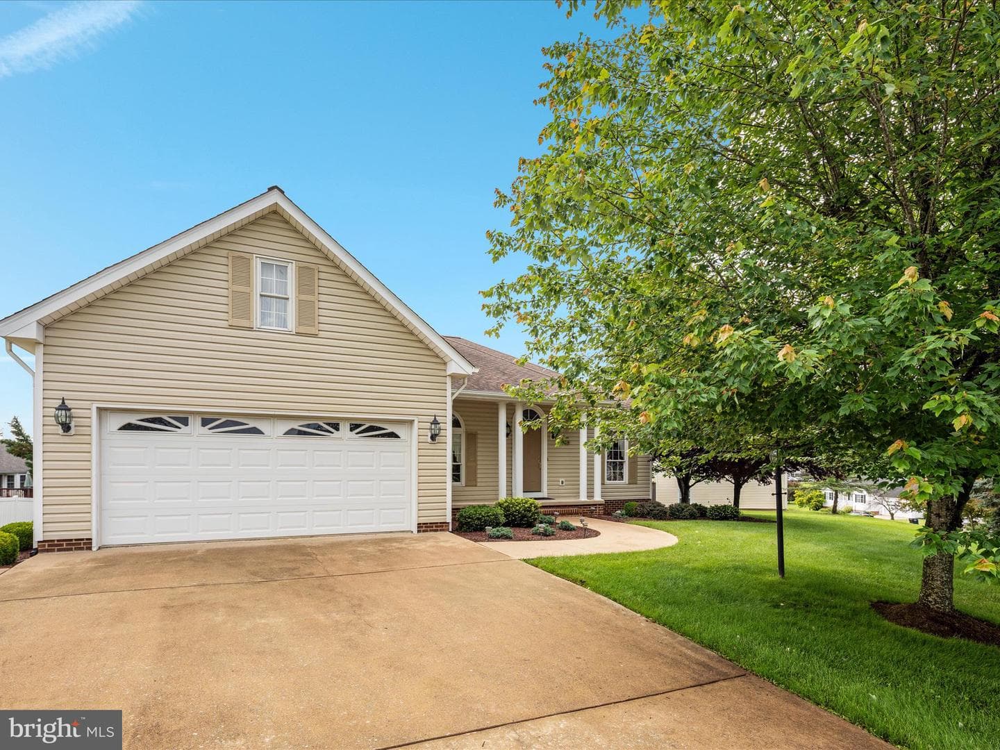 565 Fulton Drive photo 4