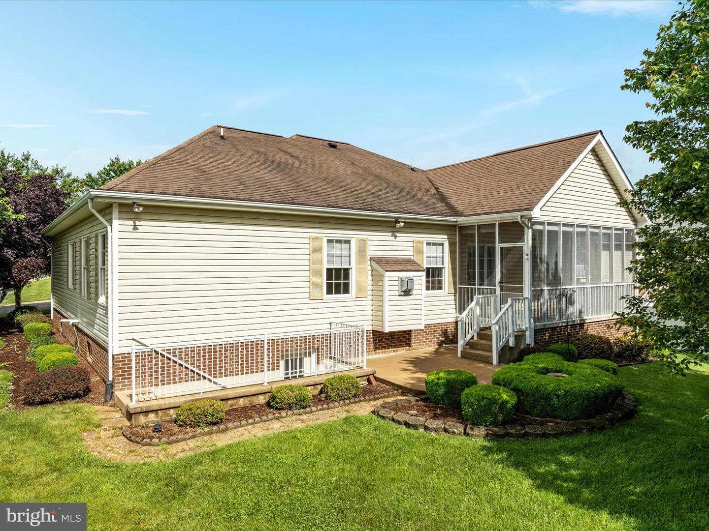 565 Fulton Drive photo 6