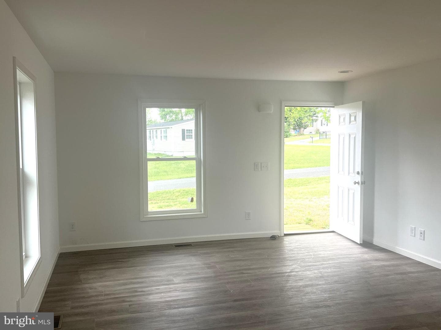 5830 Broad Street photo 5