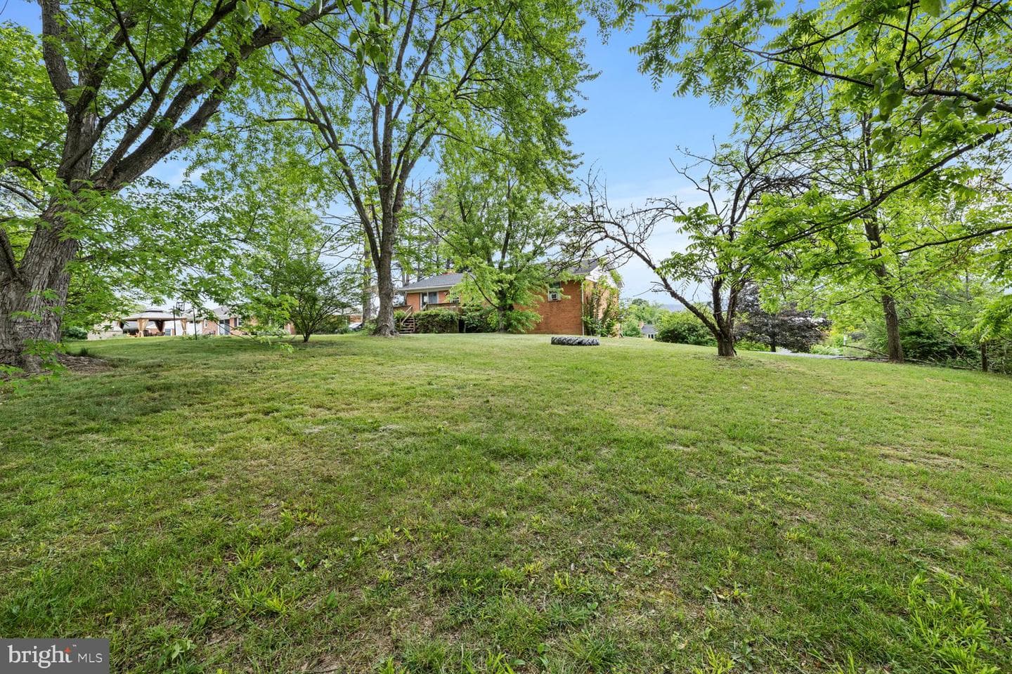 320 Dawn Avenue photo 13