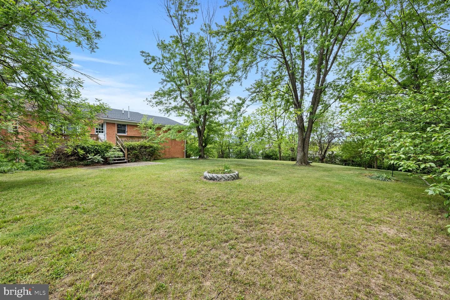 320 Dawn Avenue photo 14