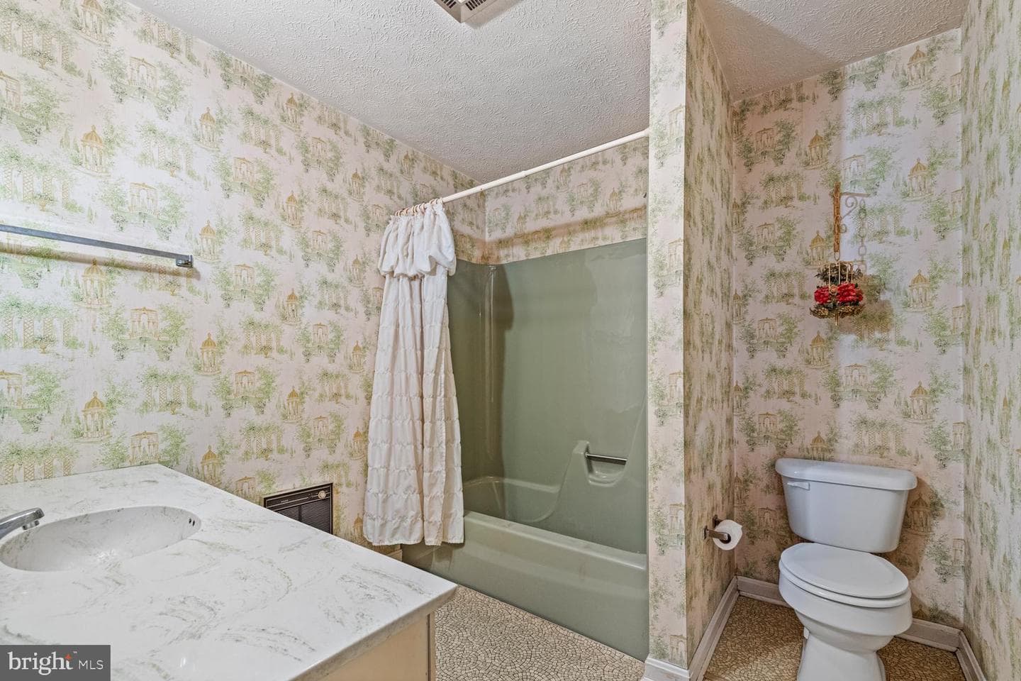 320 Dawn Avenue photo 24