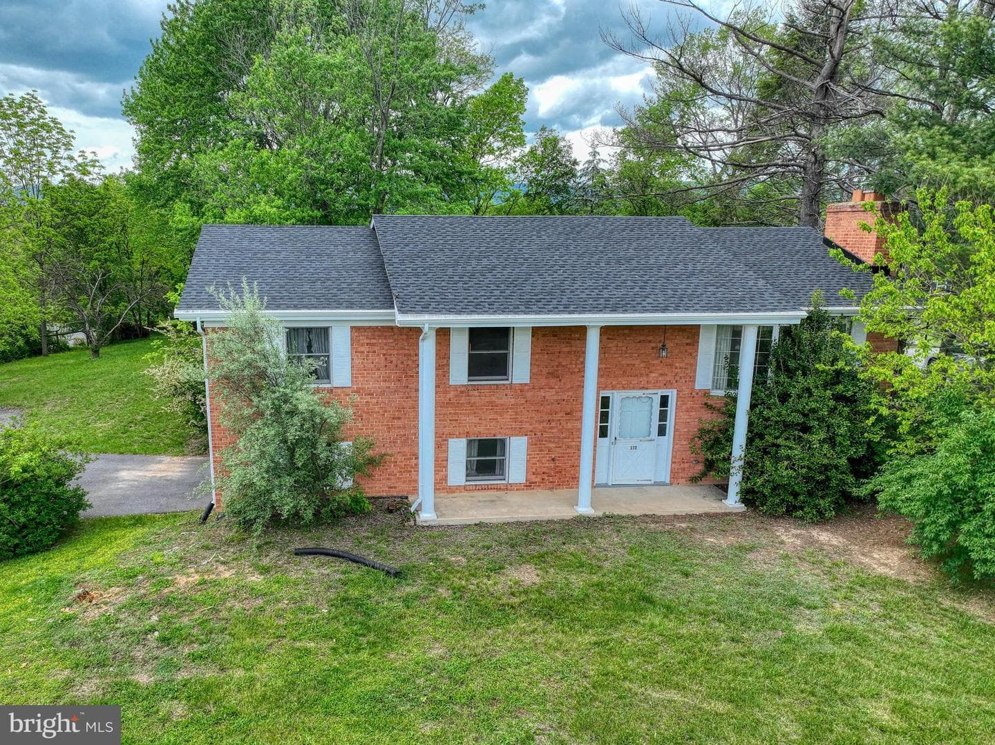 320 Dawn Avenue photo 3