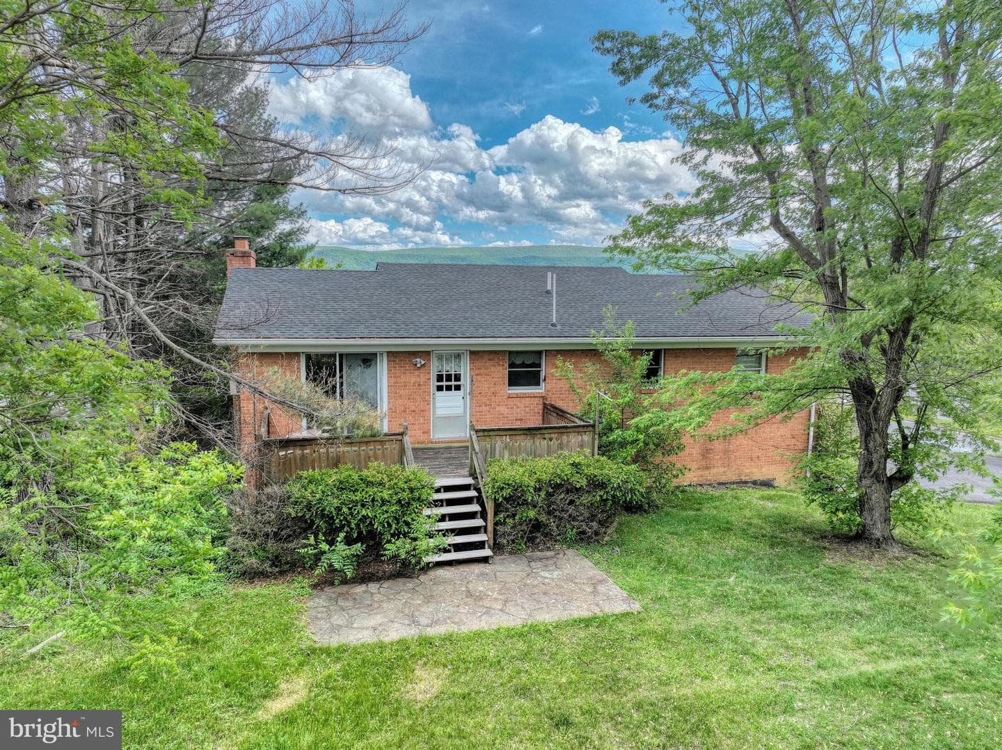 320 Dawn Avenue photo 8
