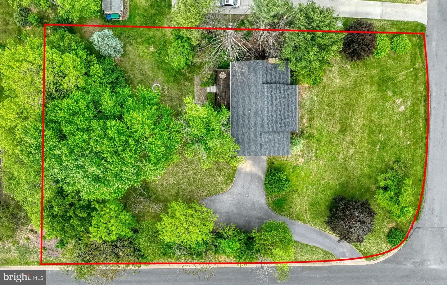 320 Dawn Avenue photo 9