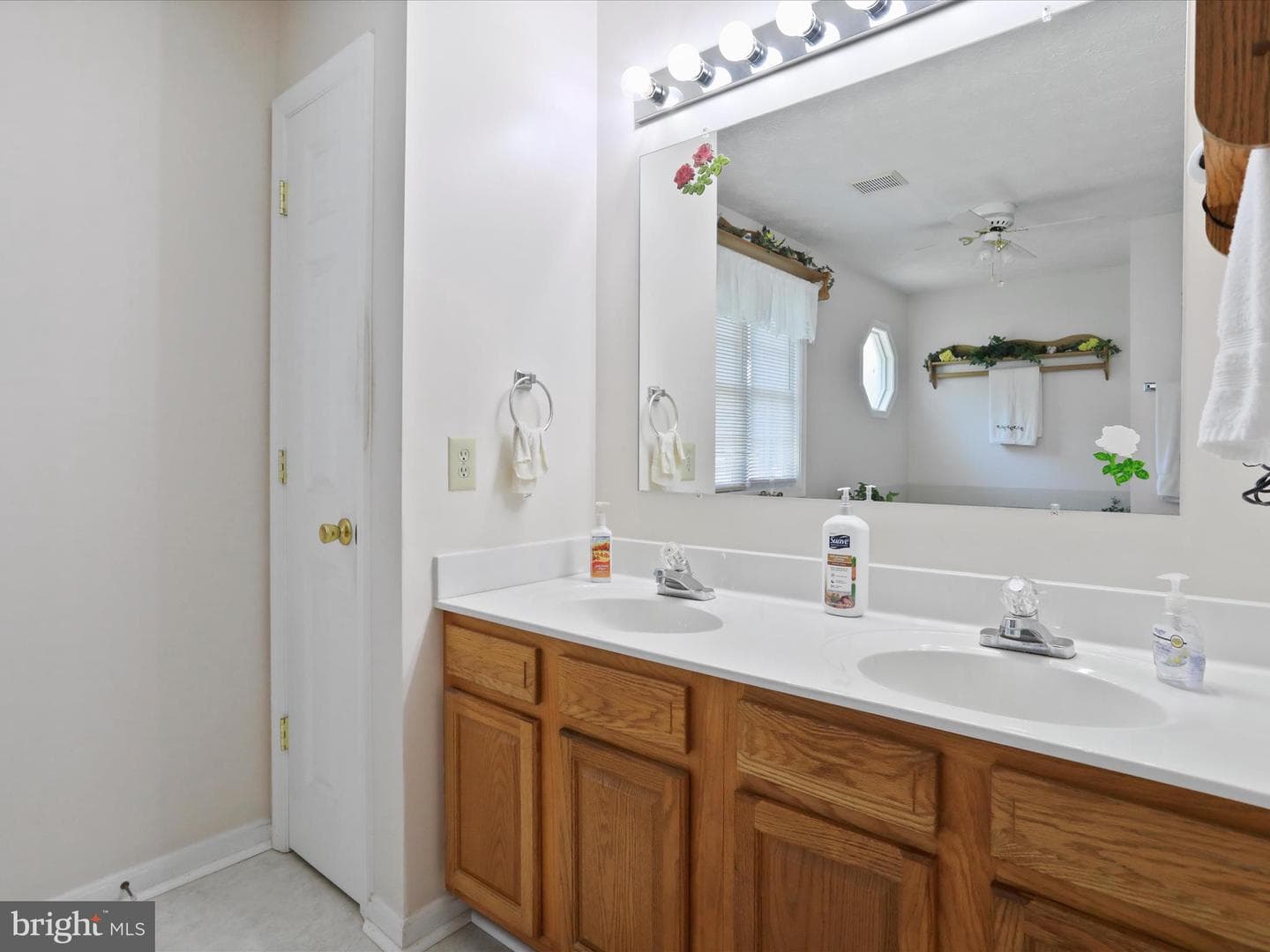 715 Stonecrest Drive photo 22