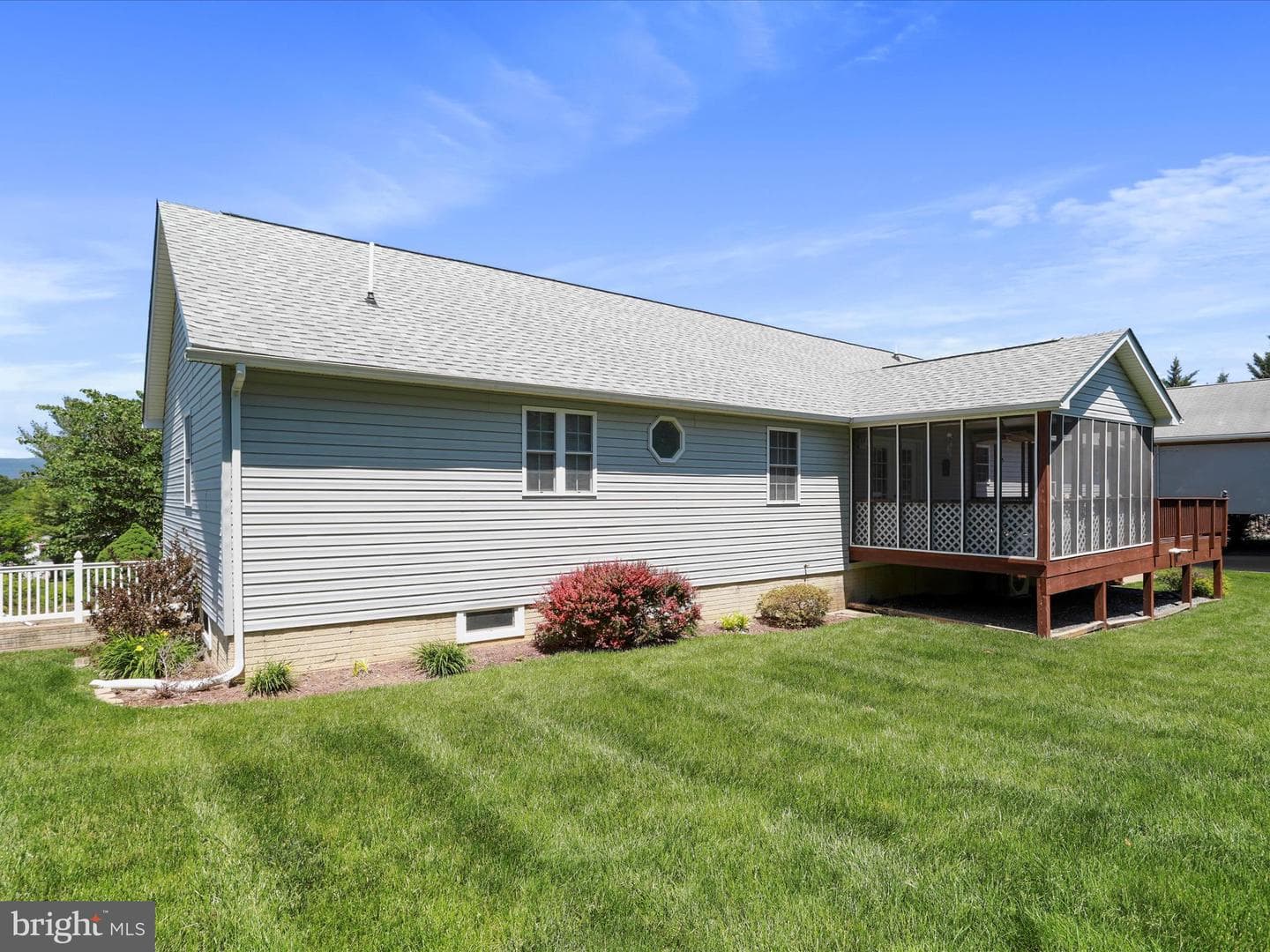 715 Stonecrest Drive photo 32