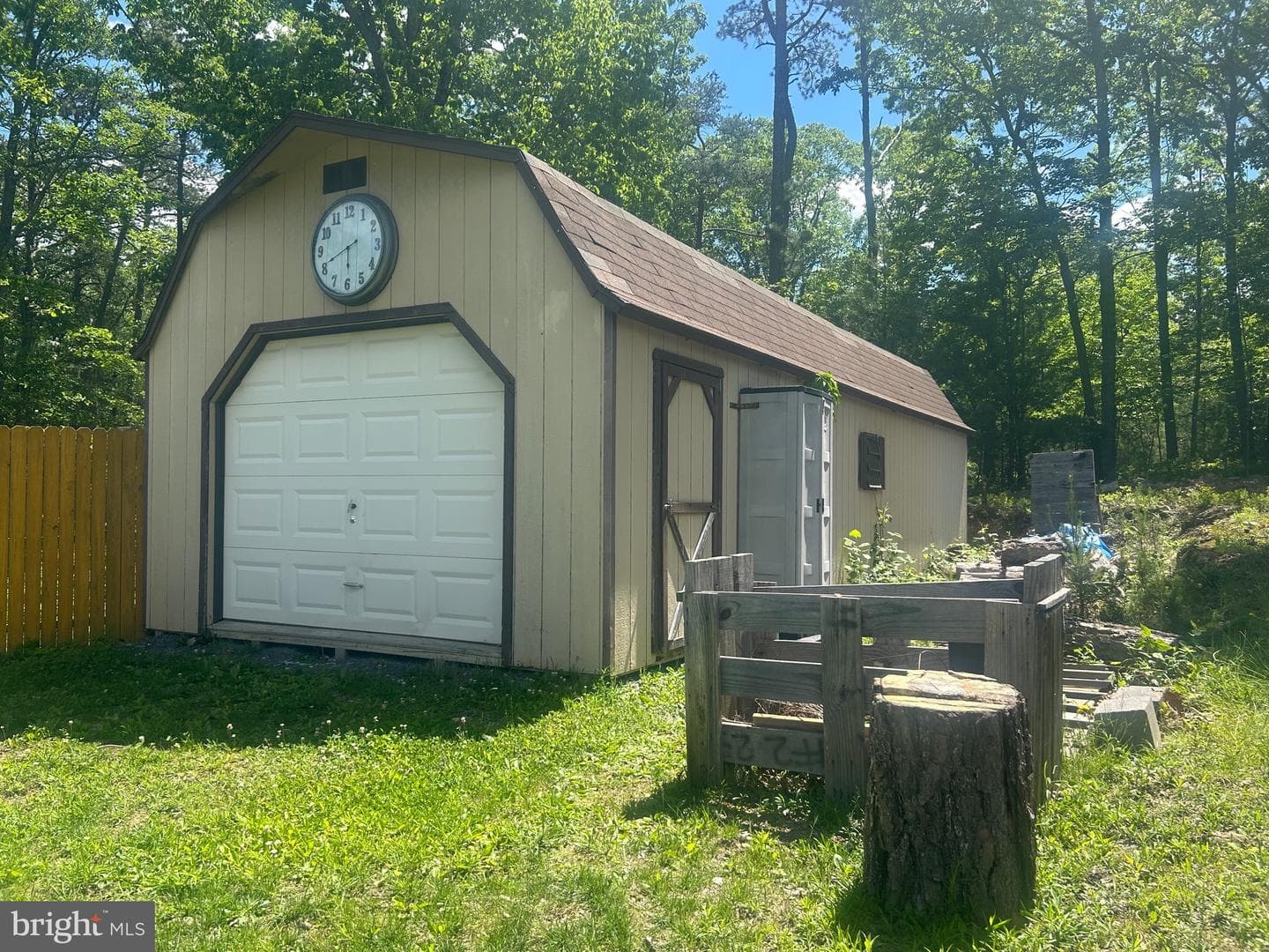 415 Rolly Road photo 17