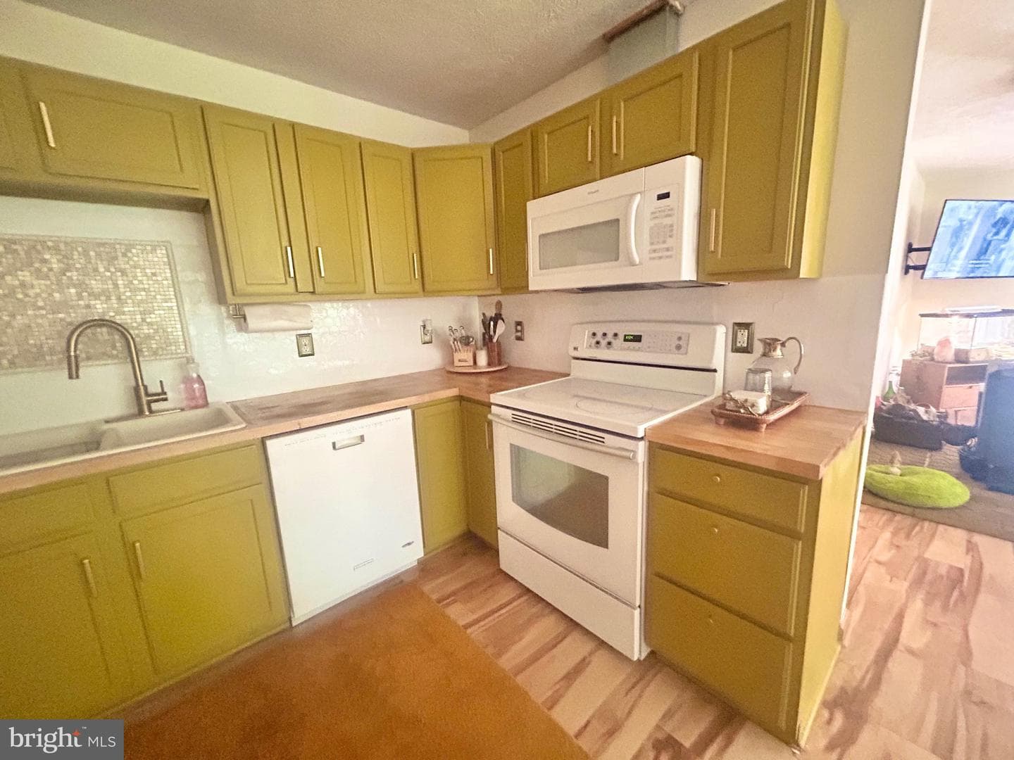 415 Rolly Road photo 24