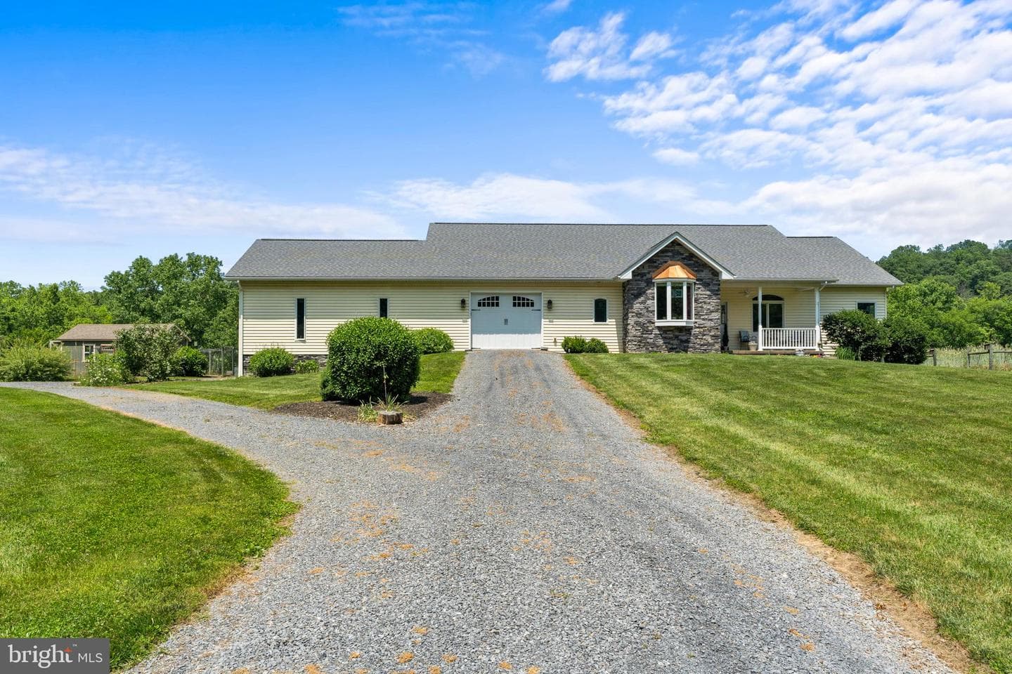 501 Forest View Road photo 2