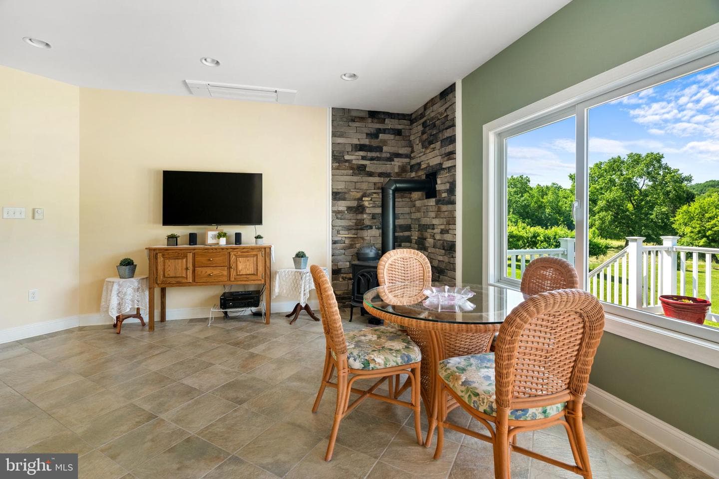 501 Forest View Road photo 40
