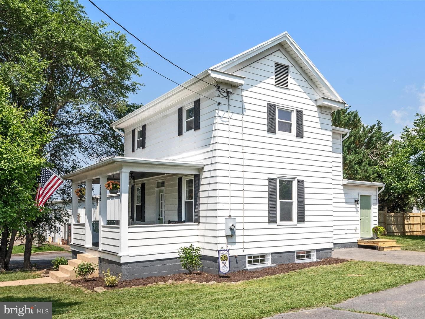 9222 N Congress Street photo 2