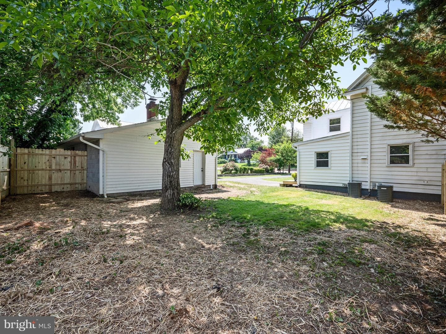 9222 N Congress Street photo 40