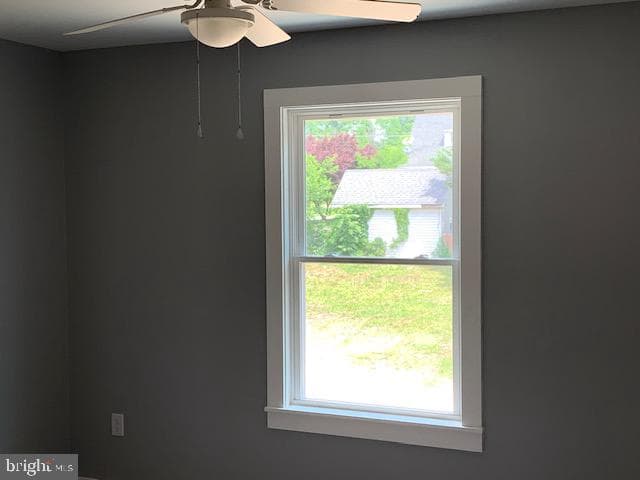 176 Bank St photo 16