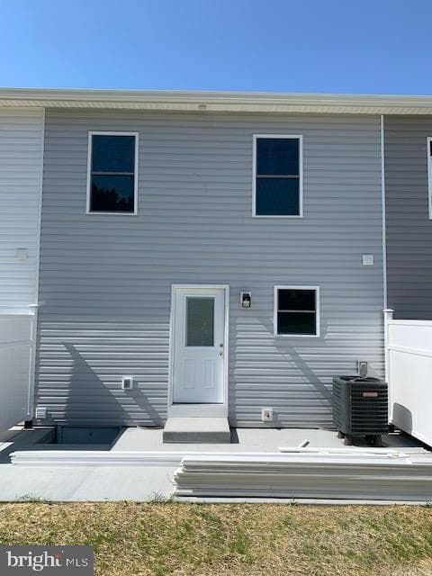 176 Bank St photo 3