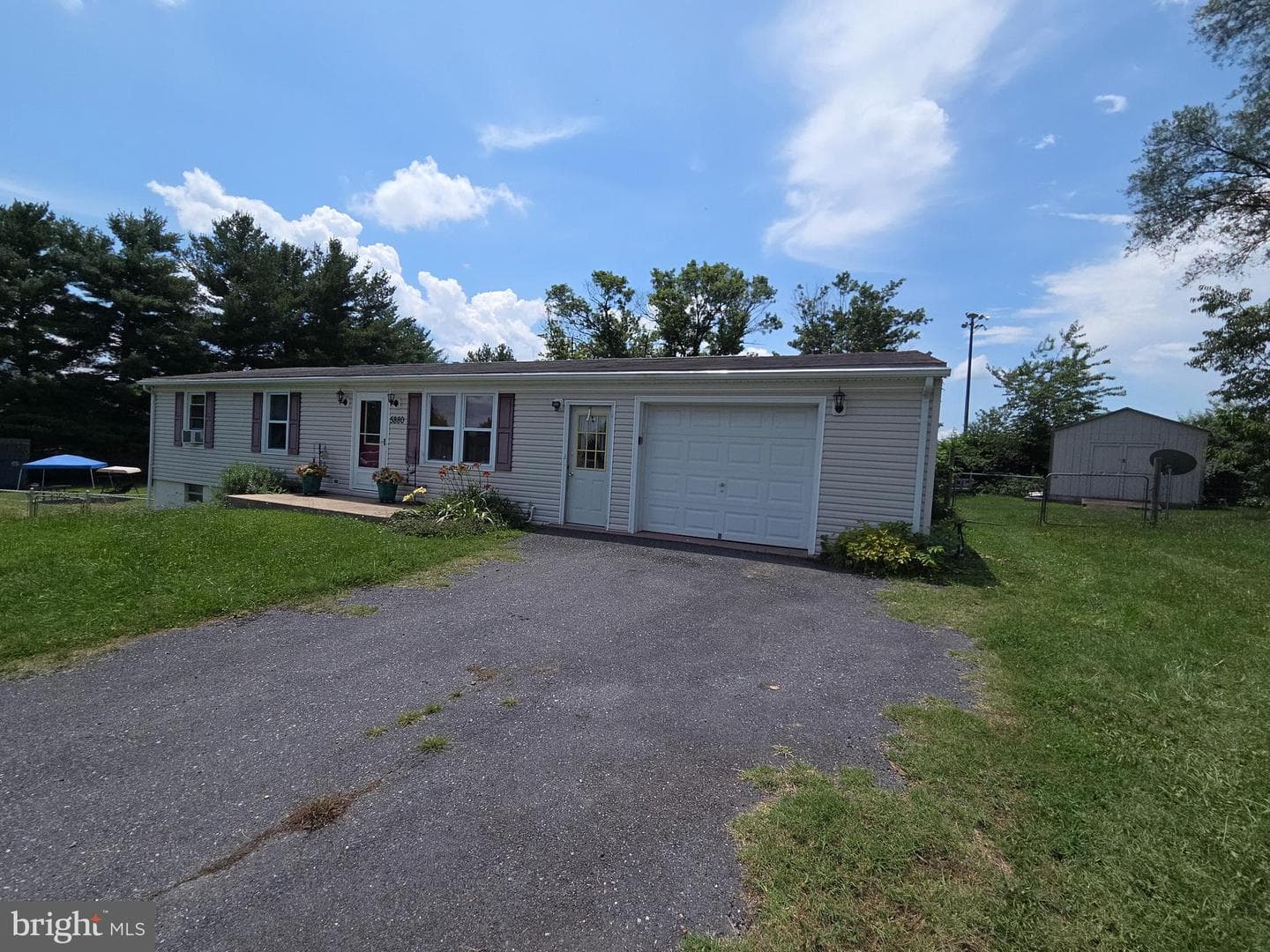 5880 Cardinal Street photo 2