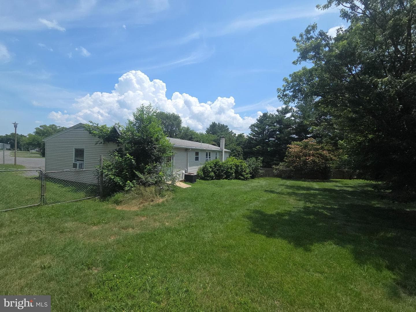 5880 Cardinal Street photo 4