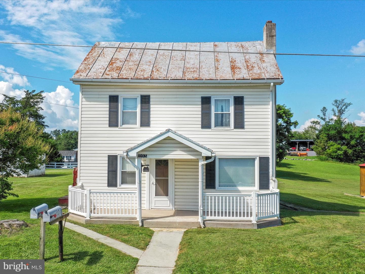 1593 Hahns Lane