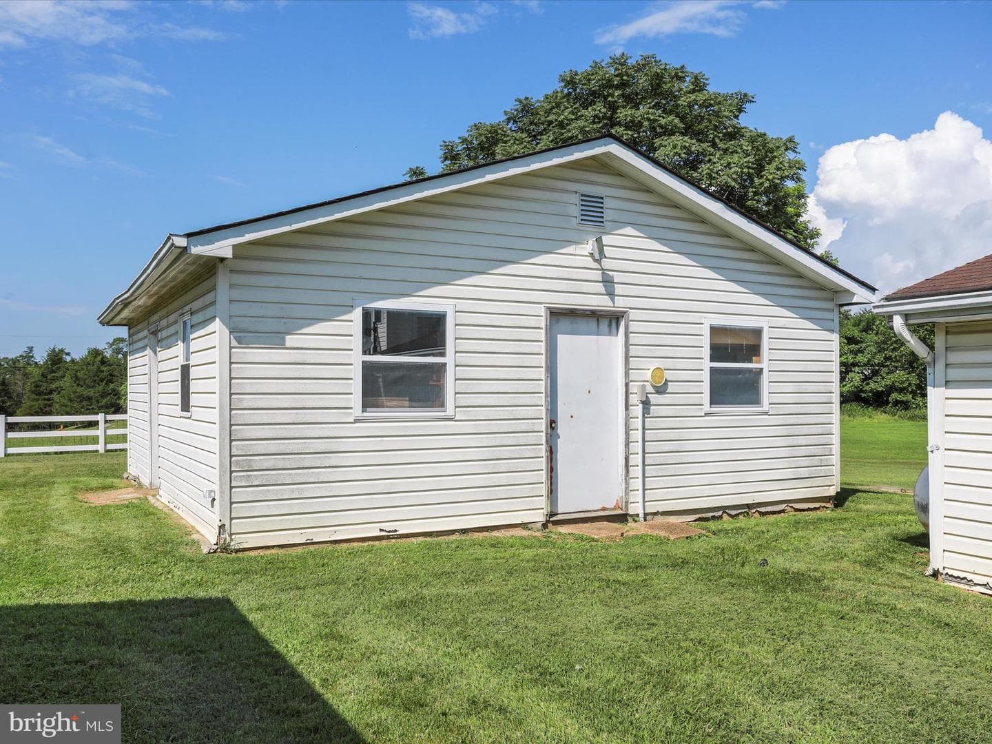 1593 Hahns Lane photo 15