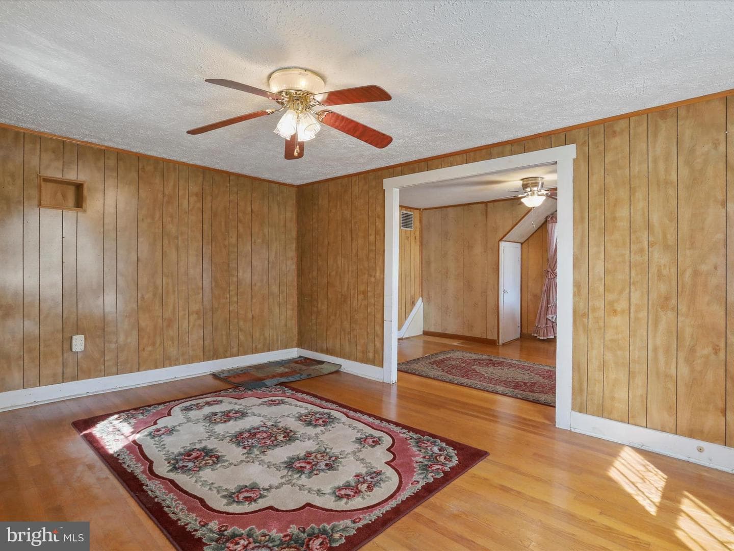 1593 Hahns Lane photo 20