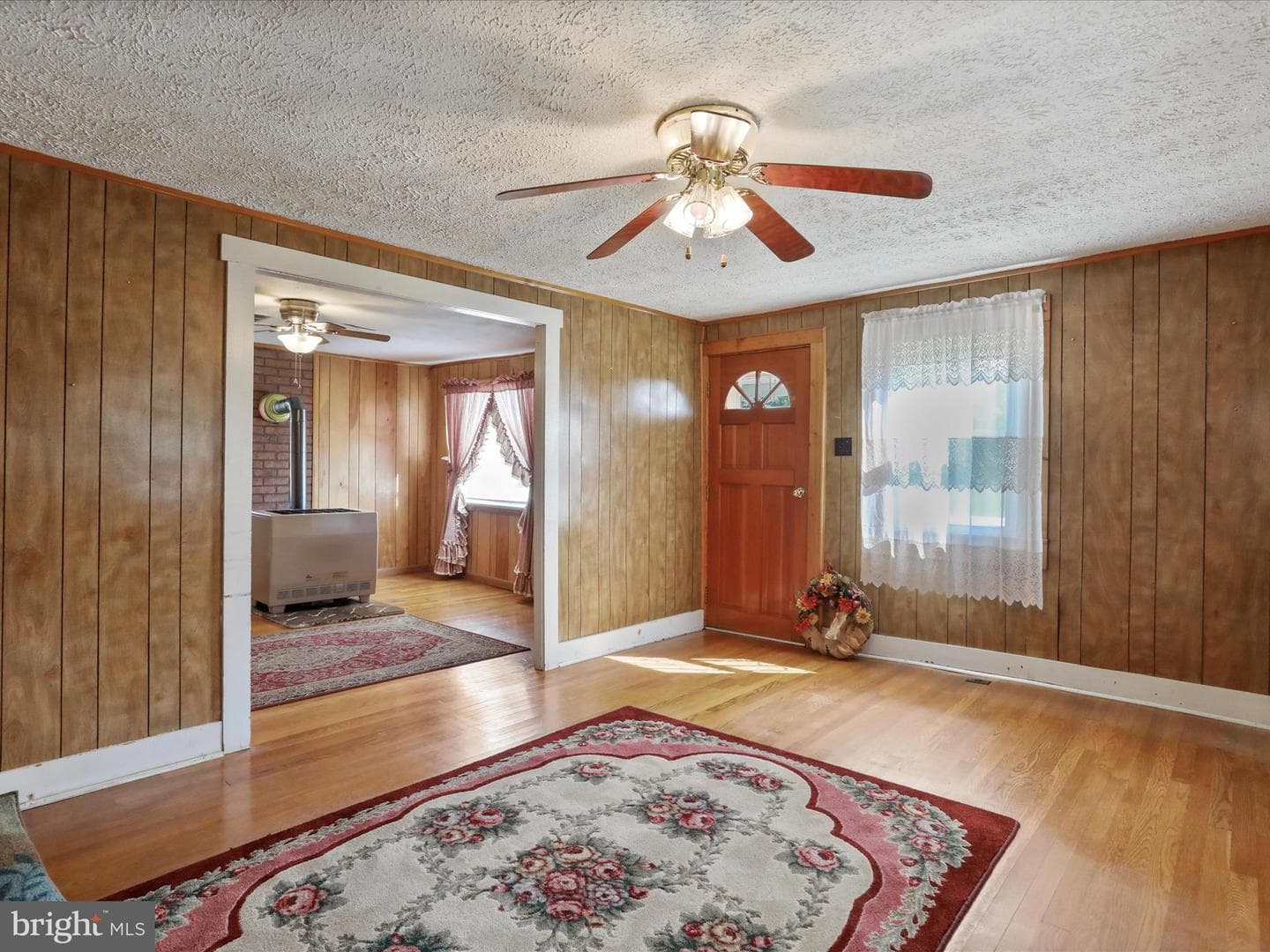 1593 Hahns Lane photo 21