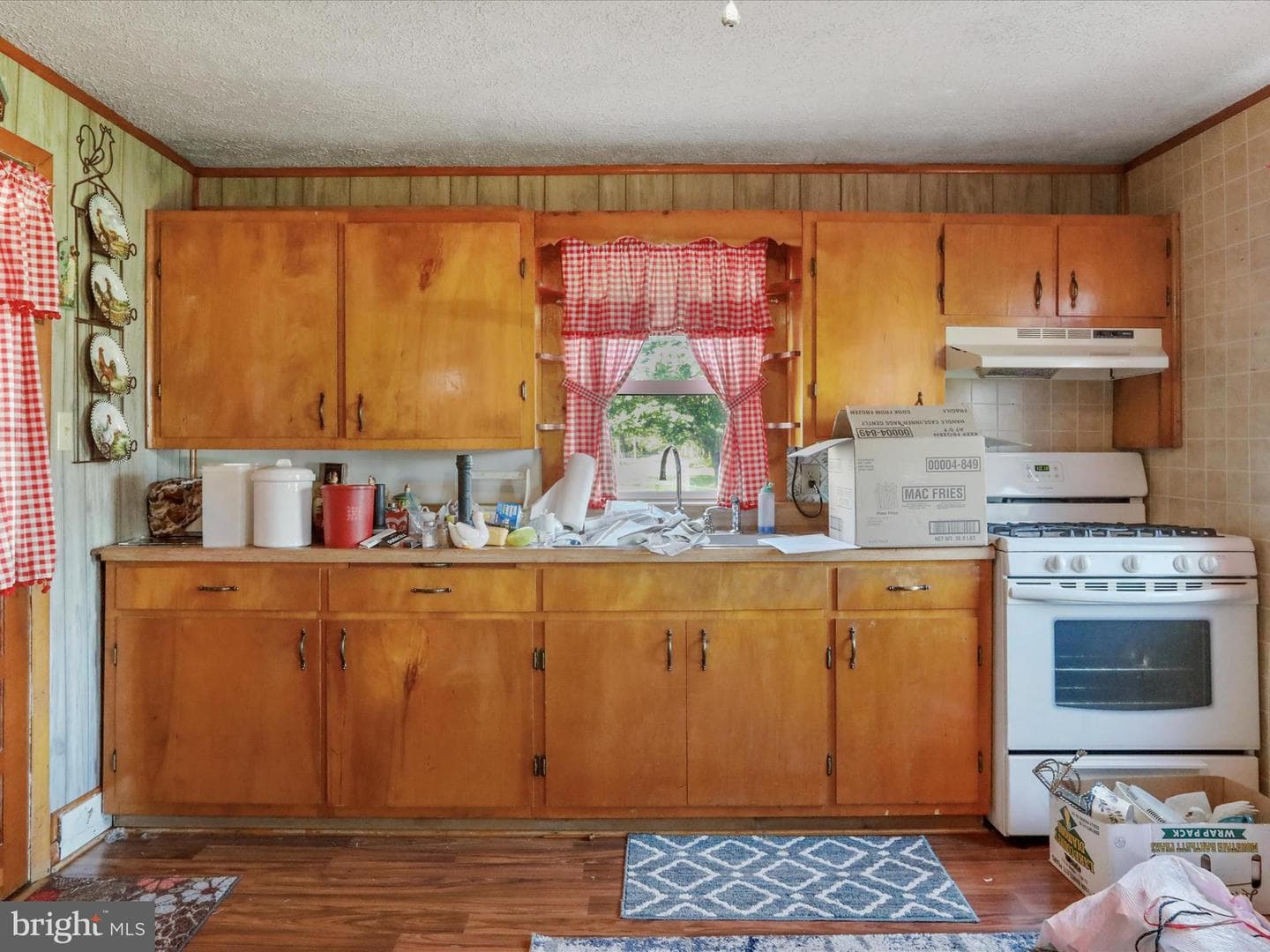1593 Hahns Lane photo 26