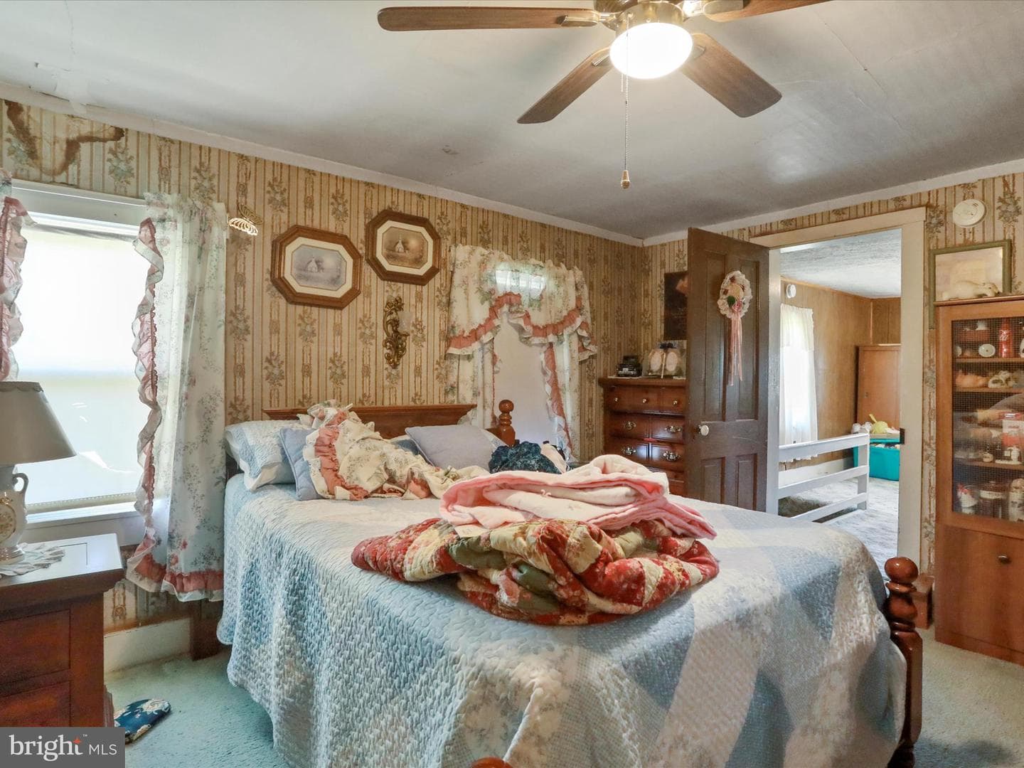 1593 Hahns Lane photo 28