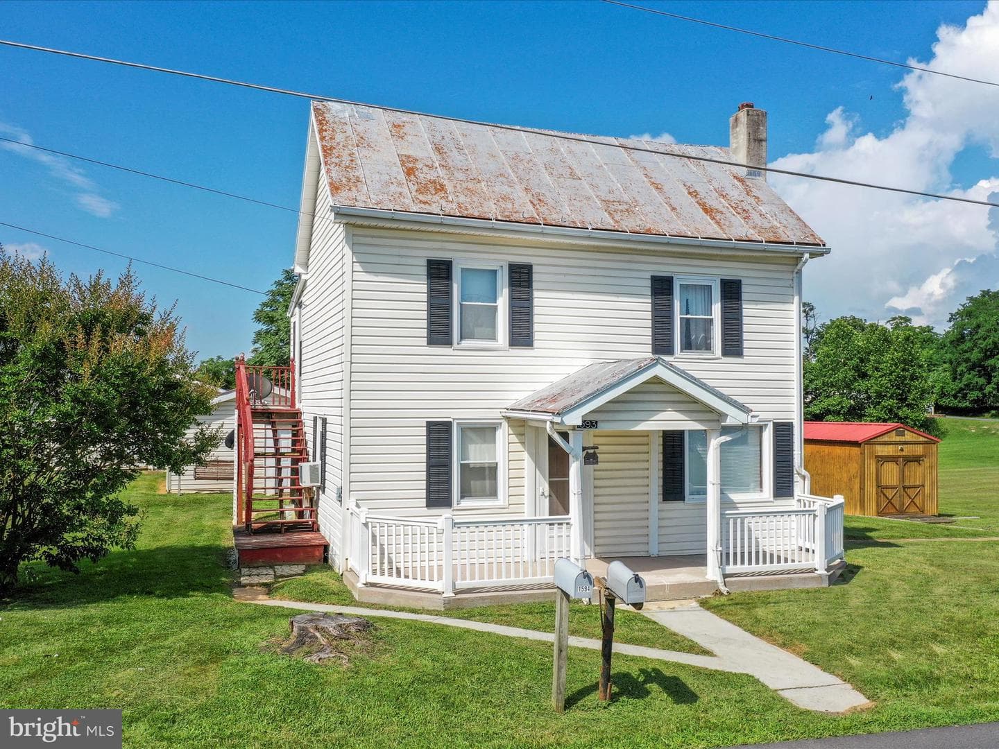 1593 Hahns Lane photo 3