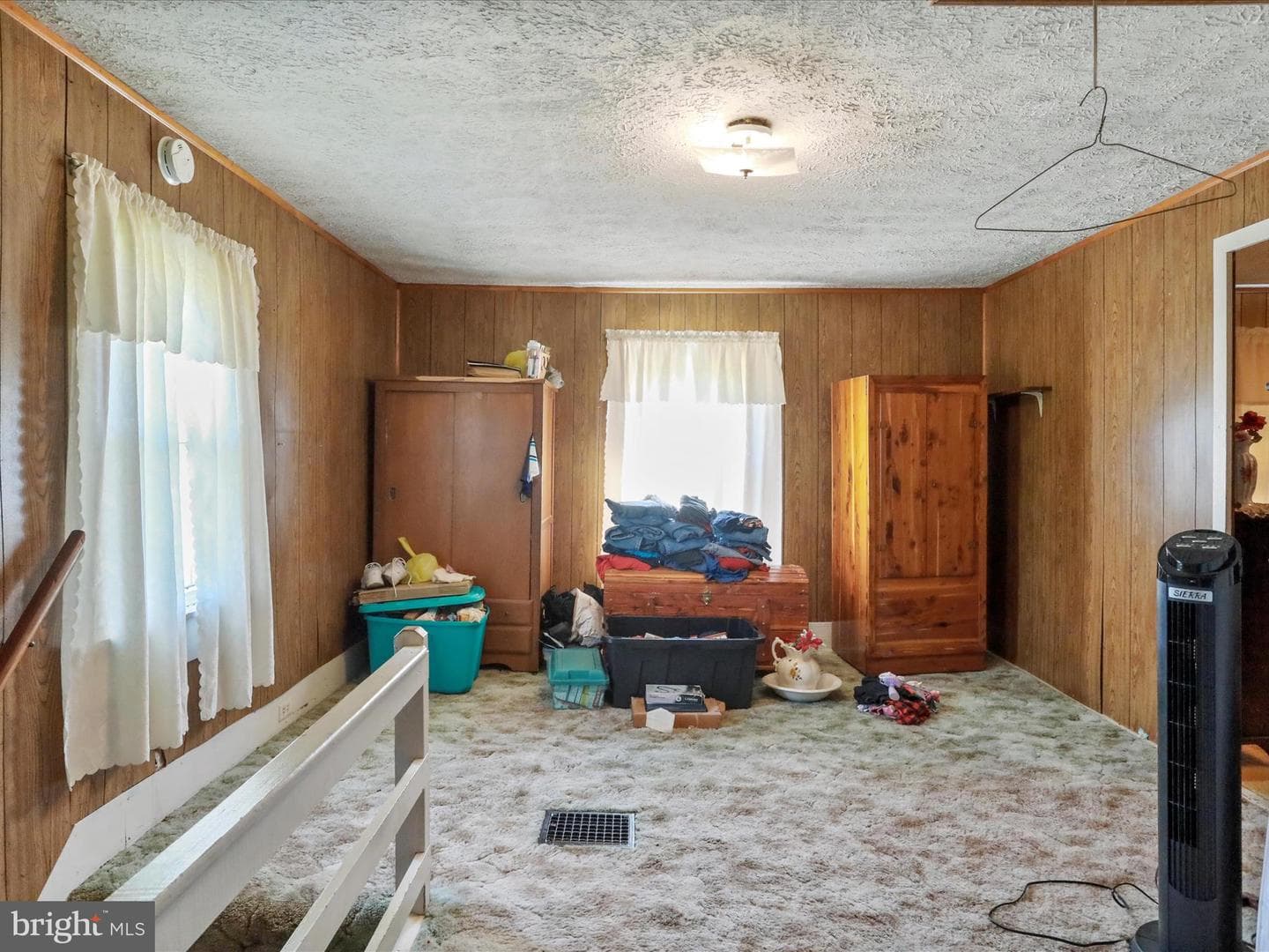 1593 Hahns Lane photo 31