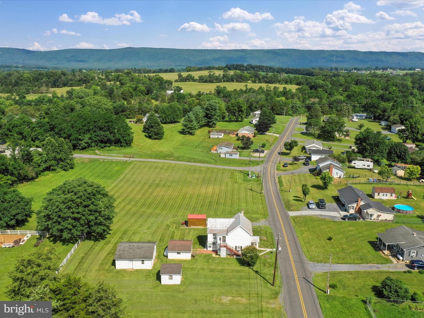 1593 Hahns Lane photo 42
