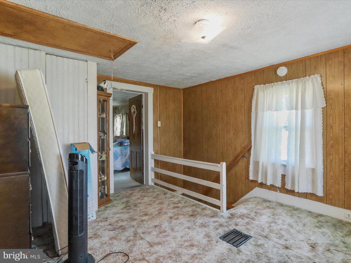 1593 Hahns Lane photo 6