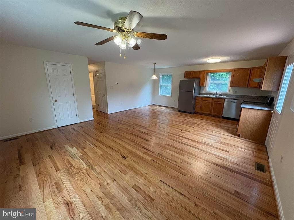 296 Bryce Boulevard photo 3
