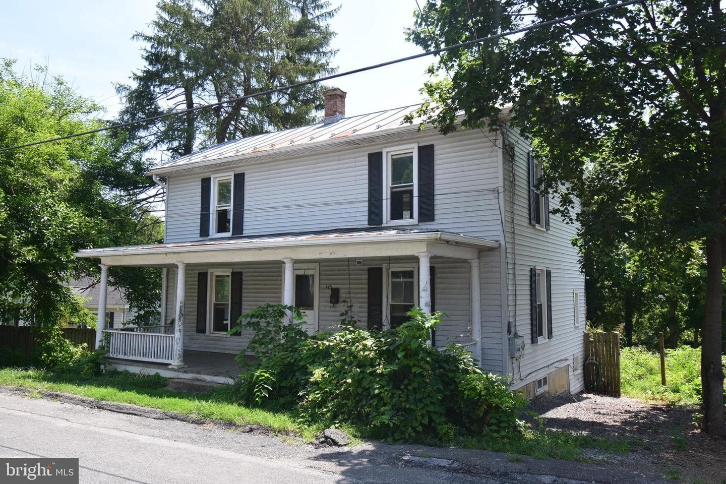 345 Shaffer Street photo 1