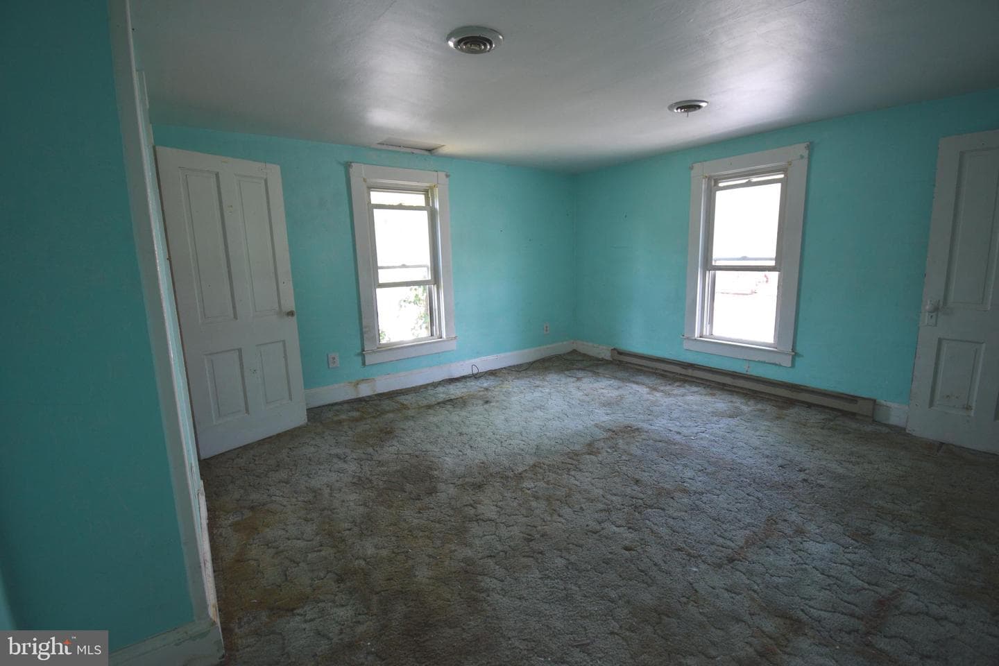 345 Shaffer Street photo 8