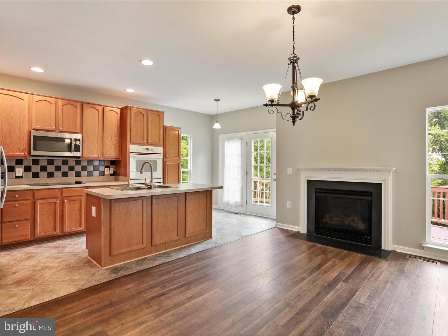 540 Hotchkiss Drive photo 3