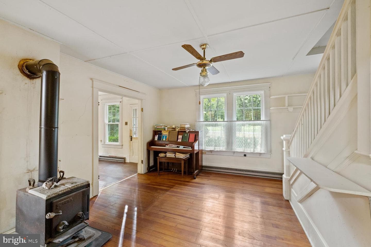 1676 Lakeview Drive photo 18