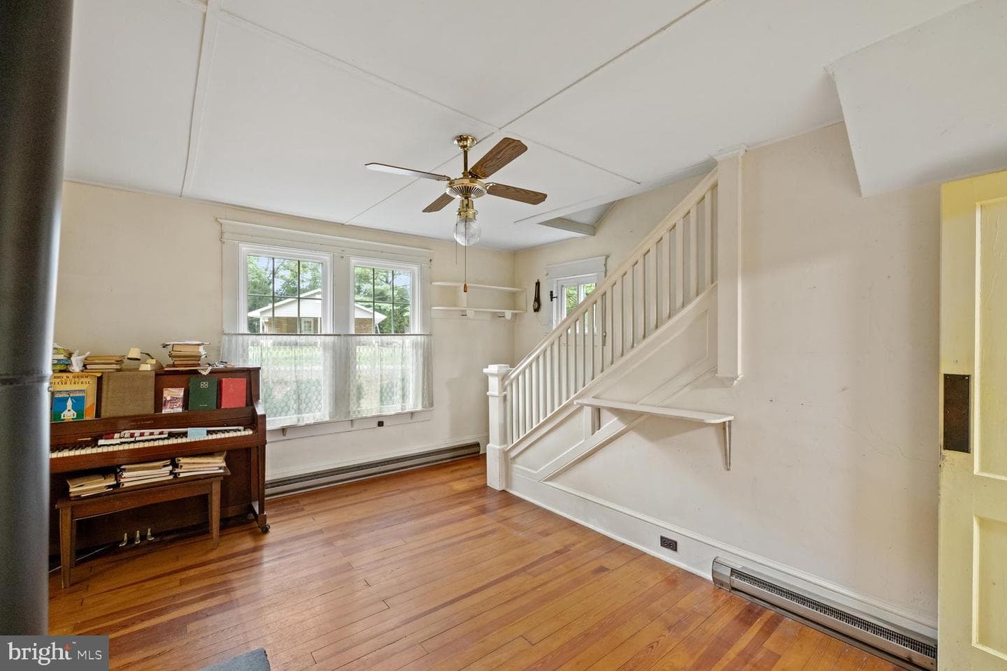 1676 Lakeview Drive photo 19