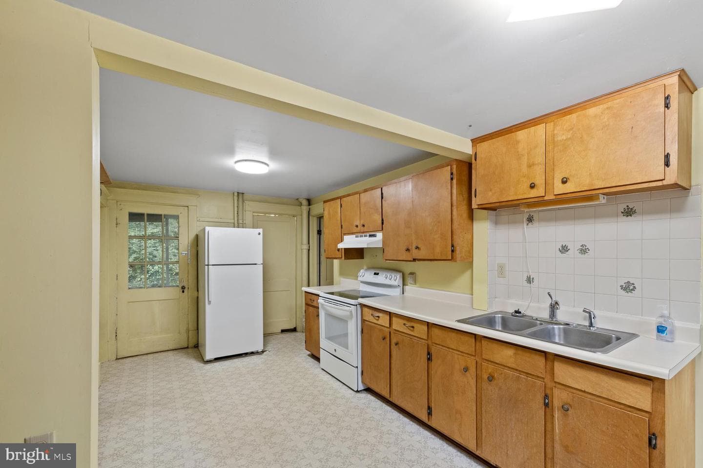 1676 Lakeview Drive photo 20