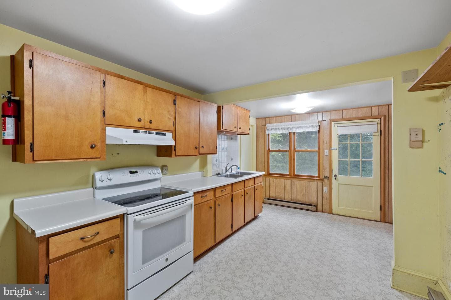 1676 Lakeview Drive photo 21