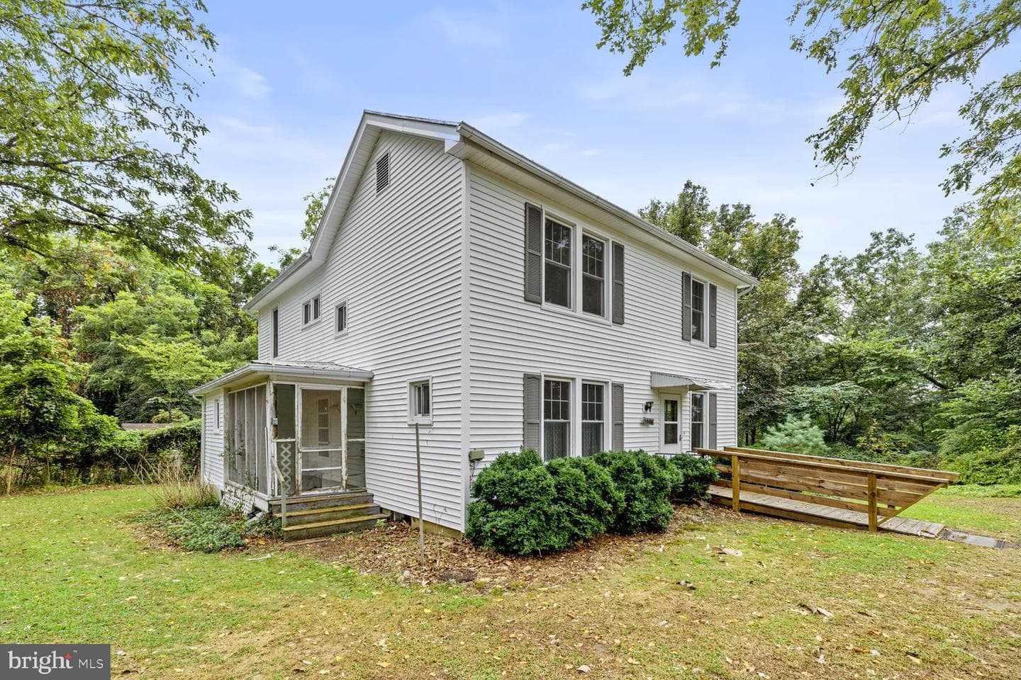 1676 Lakeview Drive photo 3