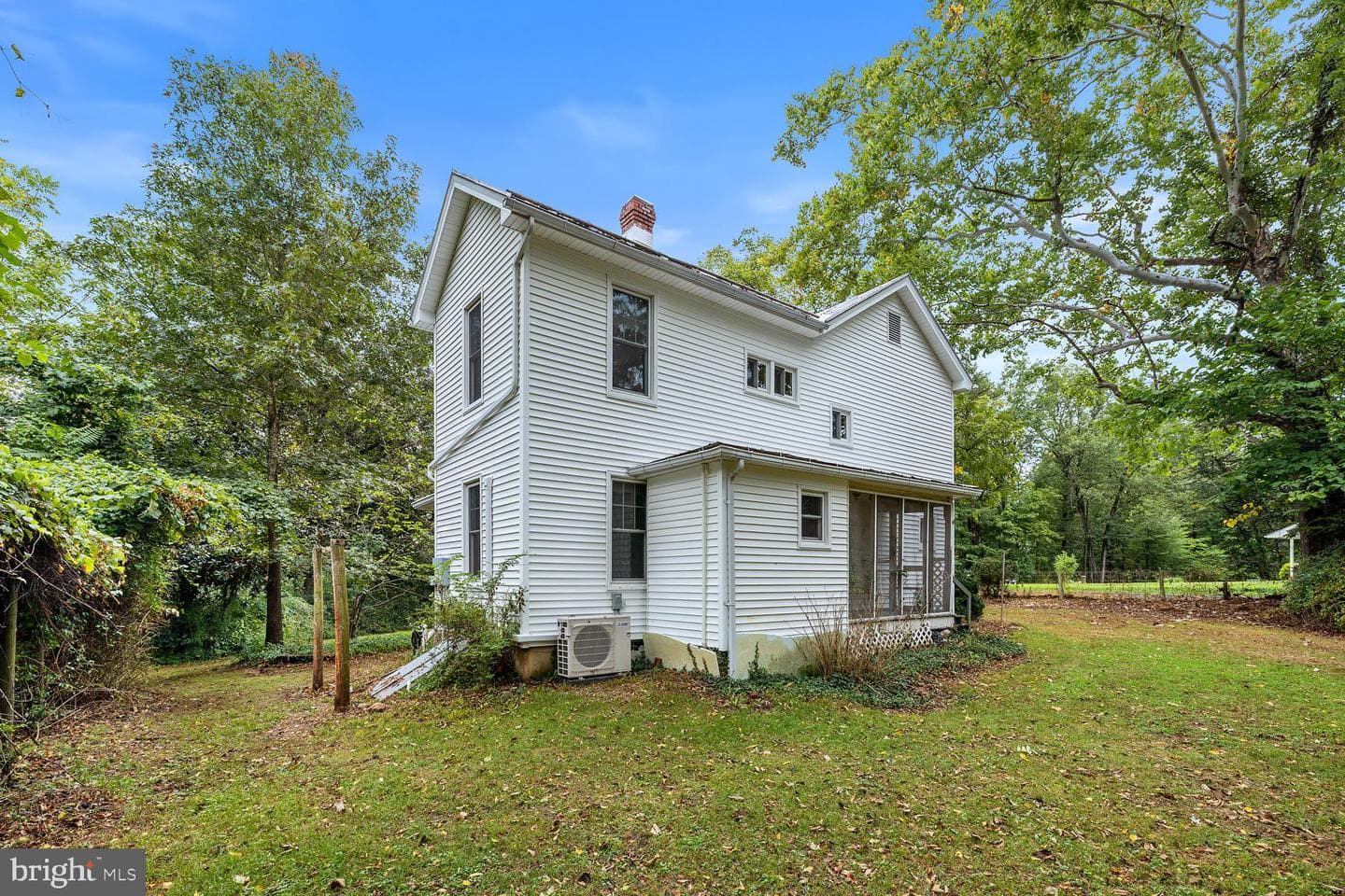 1676 Lakeview Drive photo 4
