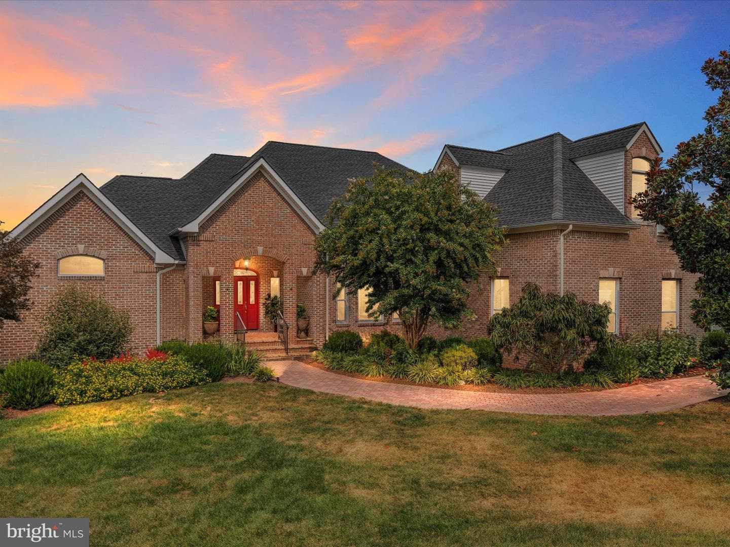 398 Cliffside Drive photo 2