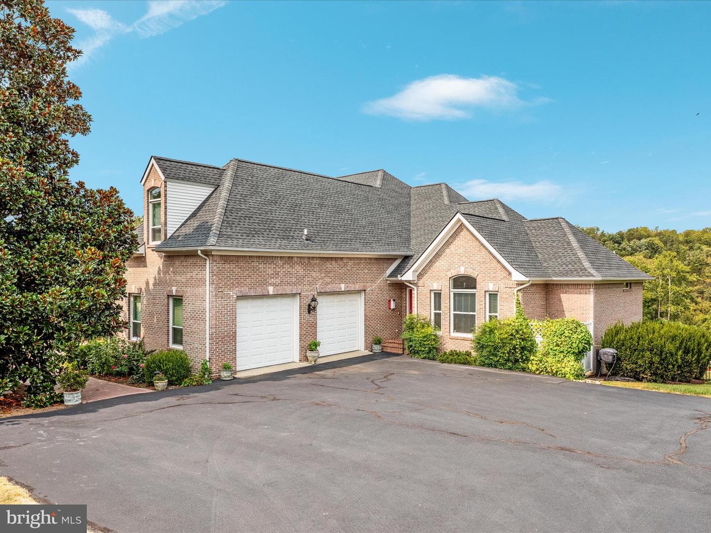 398 Cliffside Drive photo 8