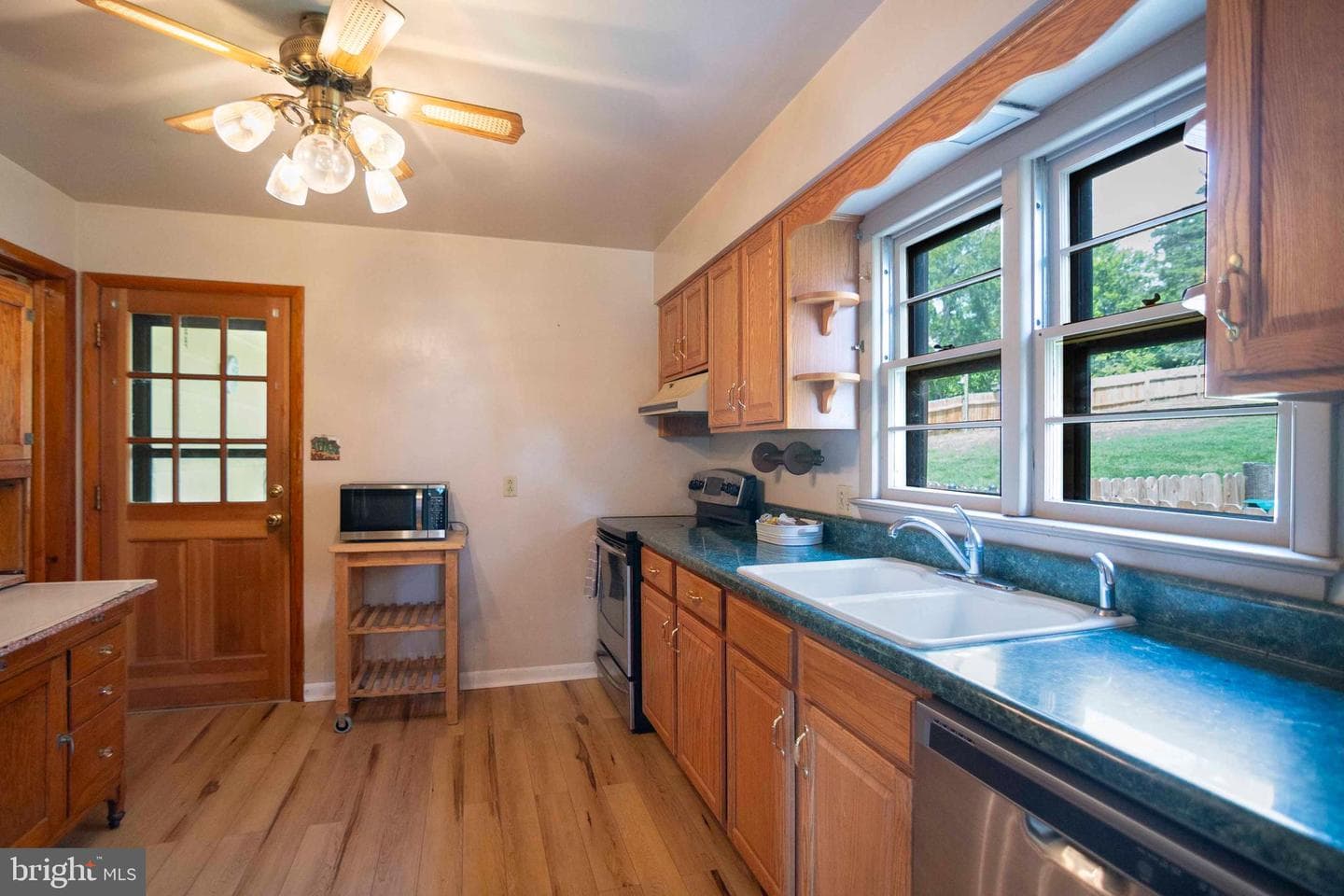 373 Walton Street photo 14