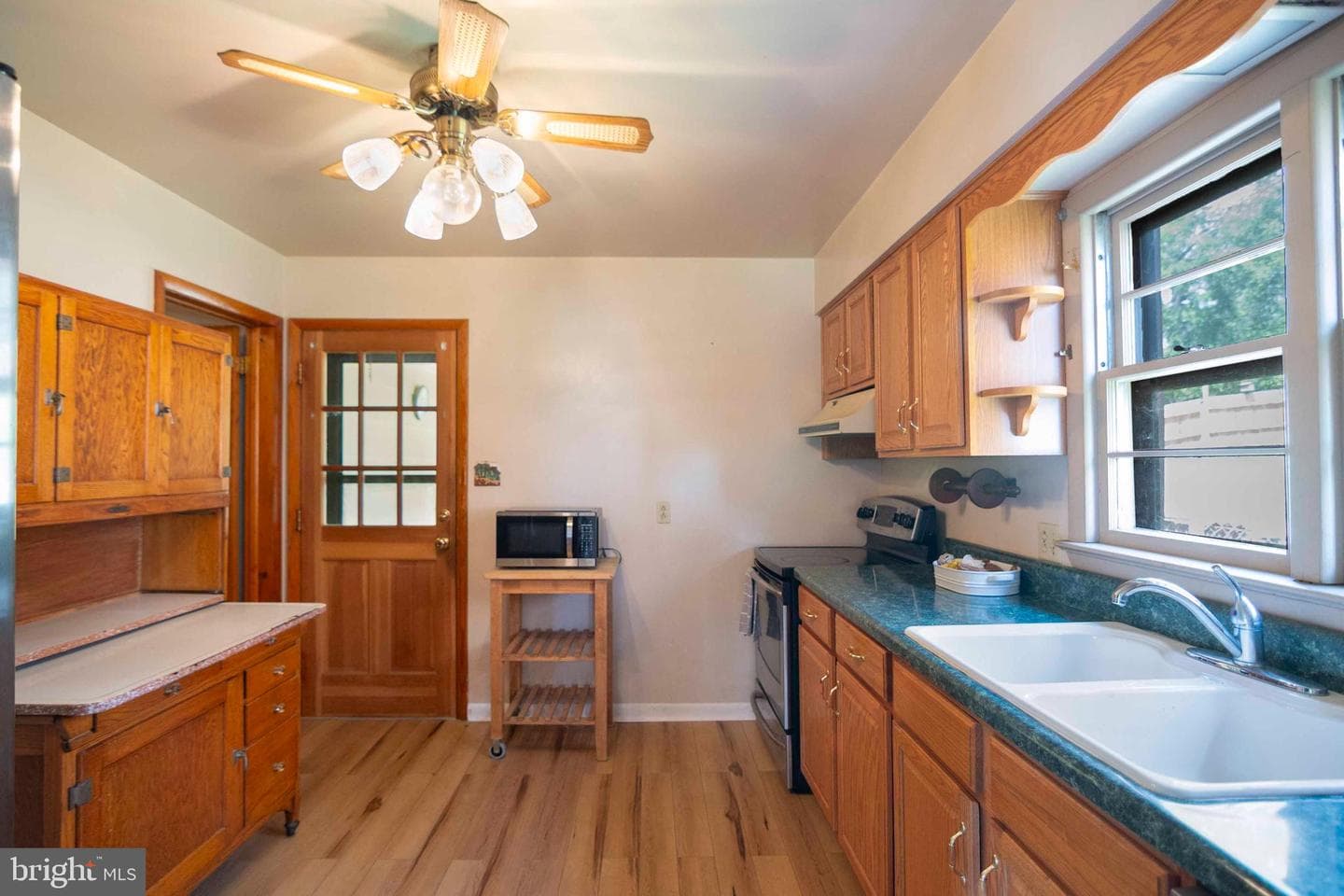 373 Walton Street photo 15