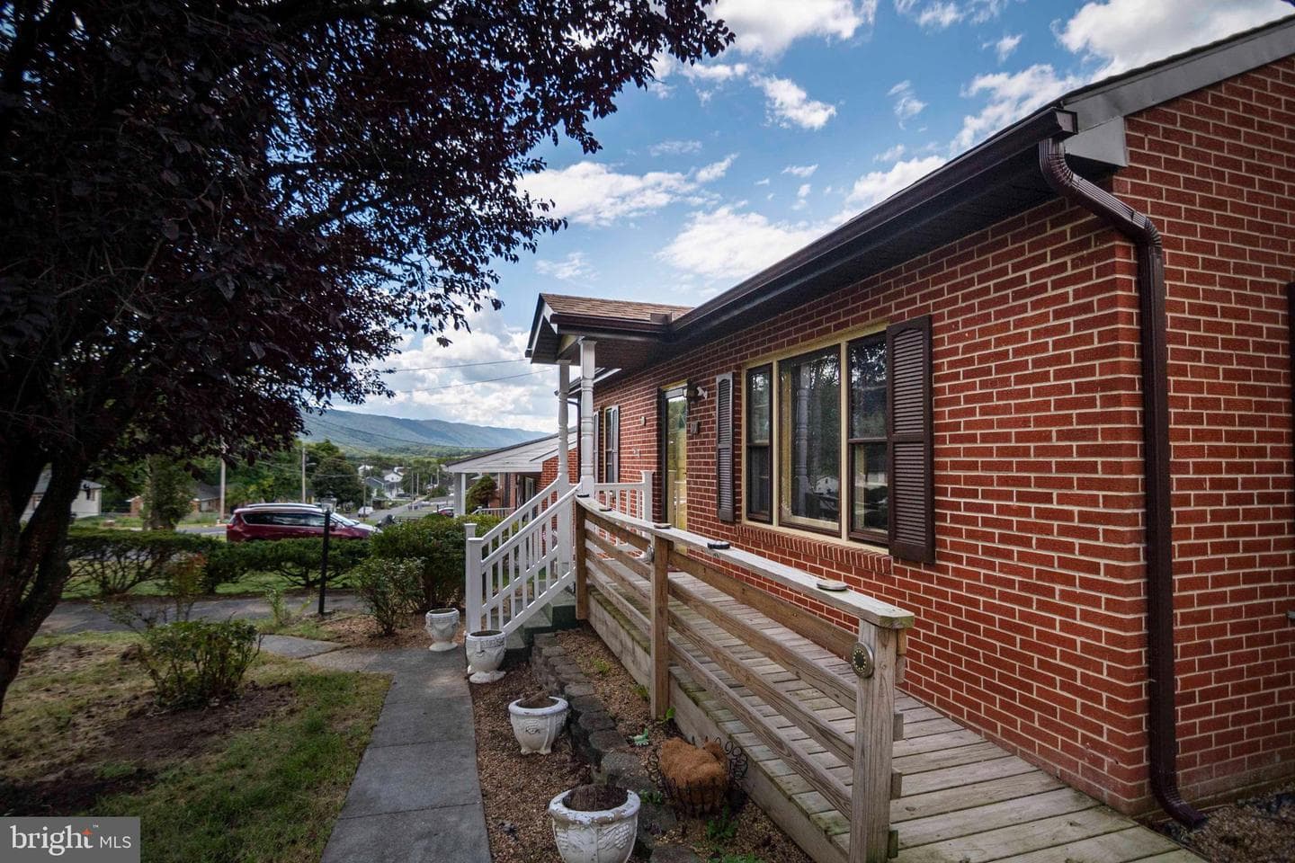 373 Walton Street photo 24