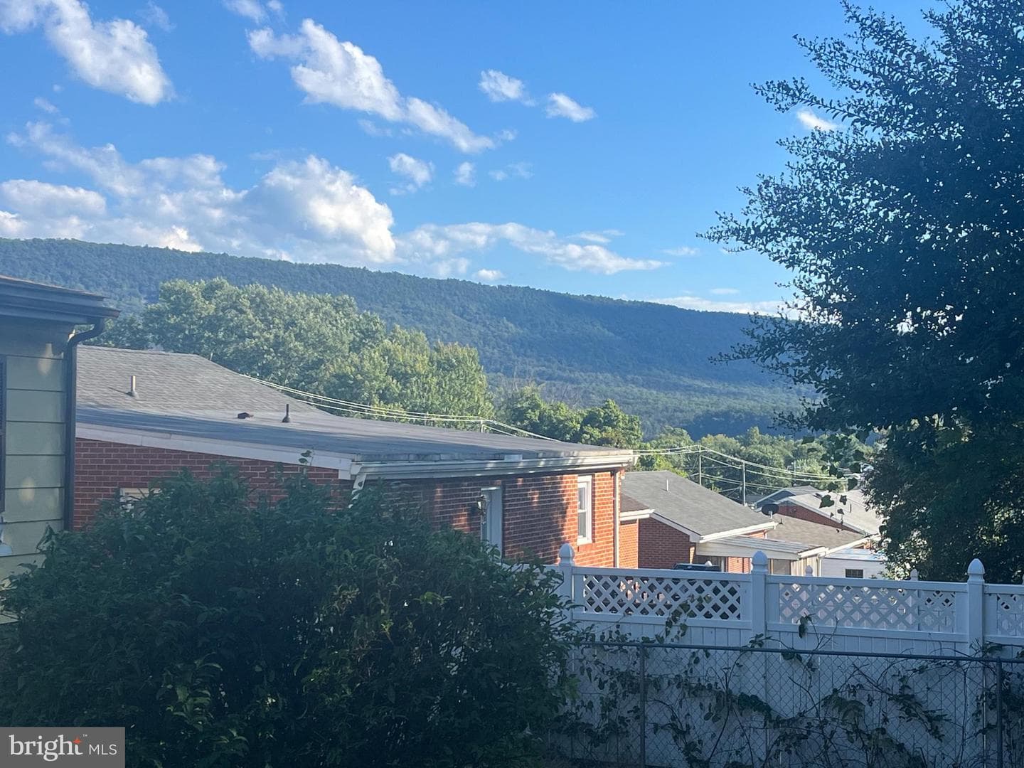 373 Walton Street photo 29